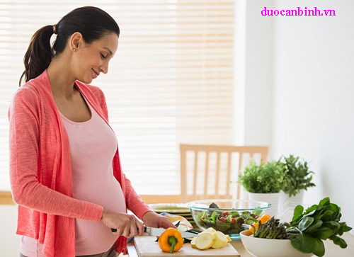 3 tháng đầu thai kỳ là khoảng thời gian "nhạy cảm" nên các mẹ bầu cần đặc biệt chú ý 